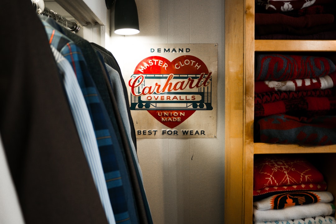 Van klassieke kostuums tot casual: alles over Van Tilburg herenmode