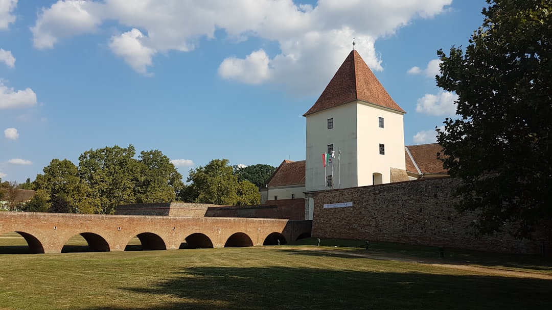 Het netto AOW-bedrag voor een alleenstaande: dit kun je verwachten